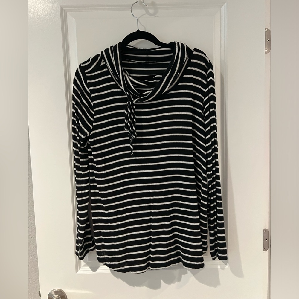 Women’s Long Sleeve Top size Large
